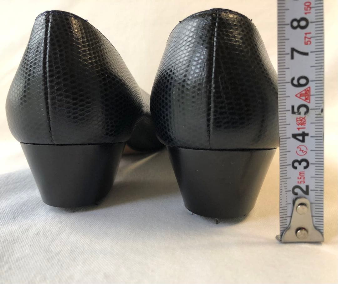 Salvatore Ferragamoサルヴァトーレフェラガモ★ヴァラリボン7C