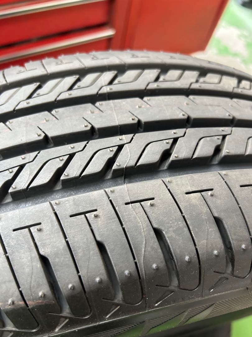 215/60R17 2本　ほぼ新品　処分