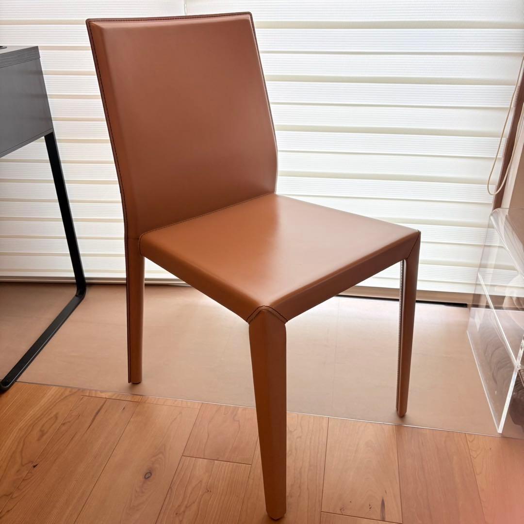 【定価半額以下】[引取限定で格安]ADAL　Margotダイニングチェア　本革製