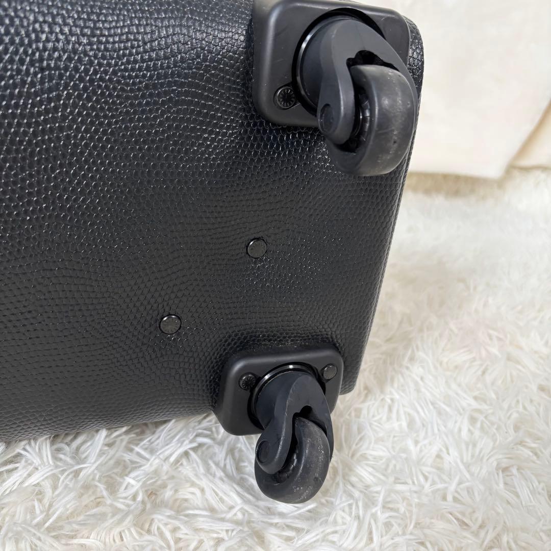 マダムヒロコ　キャリーケース　バッグ　黒　車輪