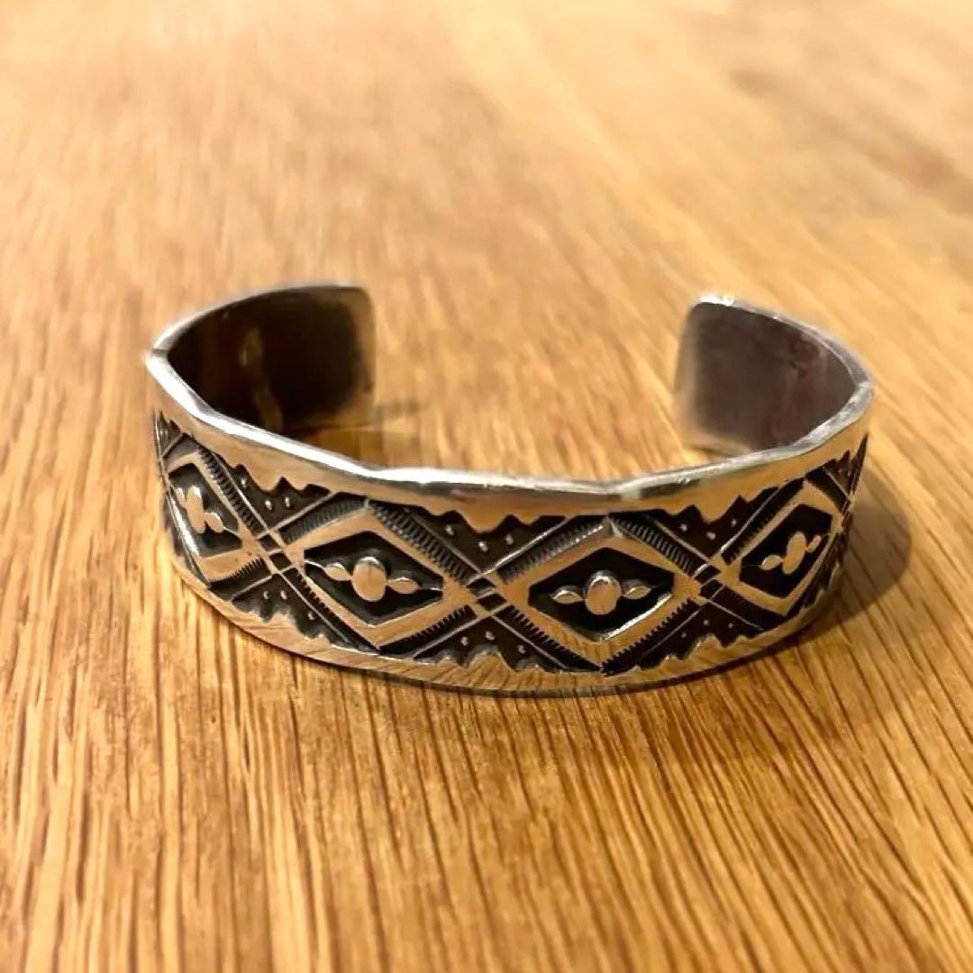 E*a様 【希少】NORA BILL /ノラ・ビル ナバホ バングル シルバー9