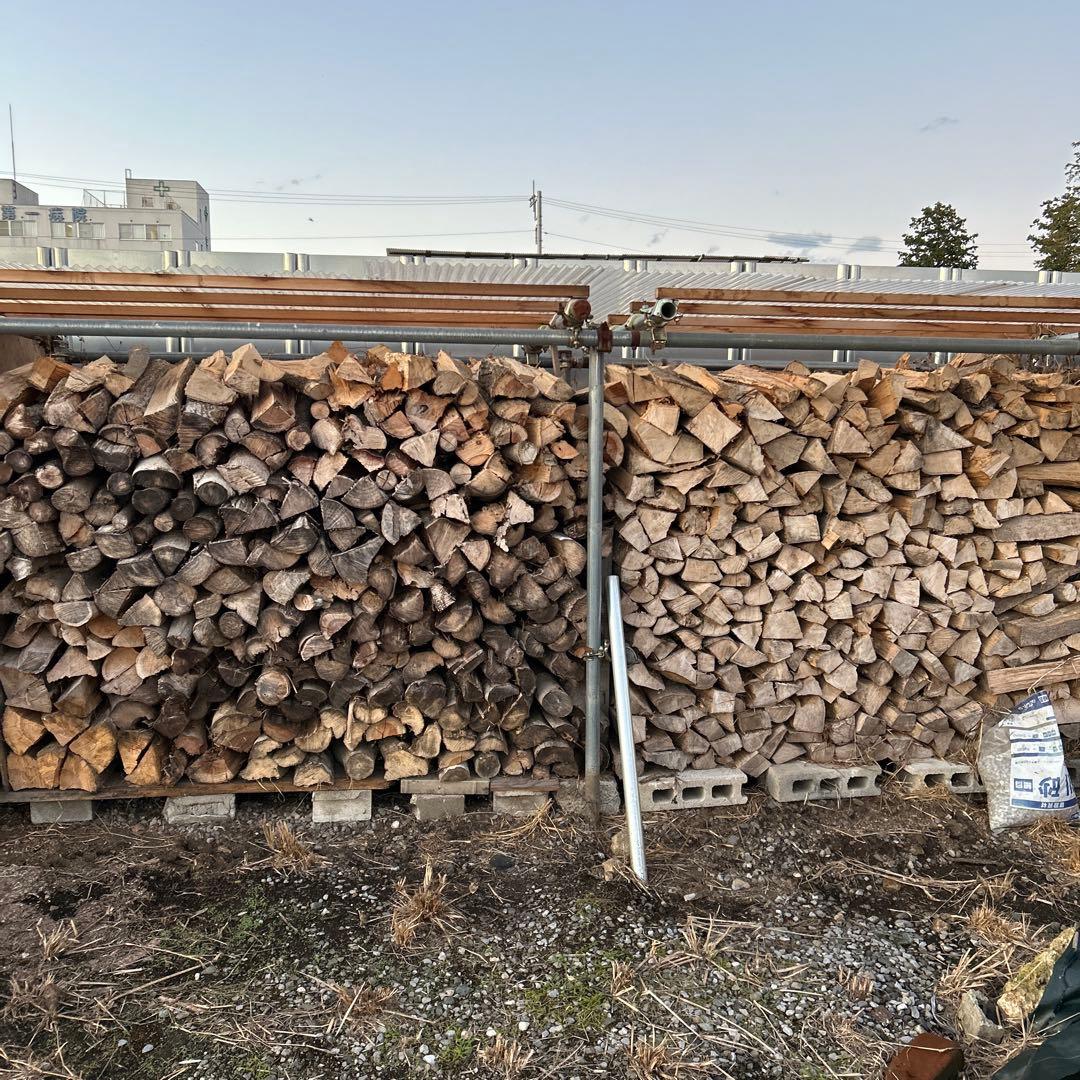 乾燥　薪　1㎥軽トラ1台分大盛約300kg 宇都宮　広葉樹　引取り限定
