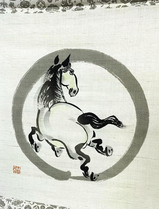 型染めタペストリー　円相の午　2026年 丙午（ひのえうま）歳飾り物に 縁起物