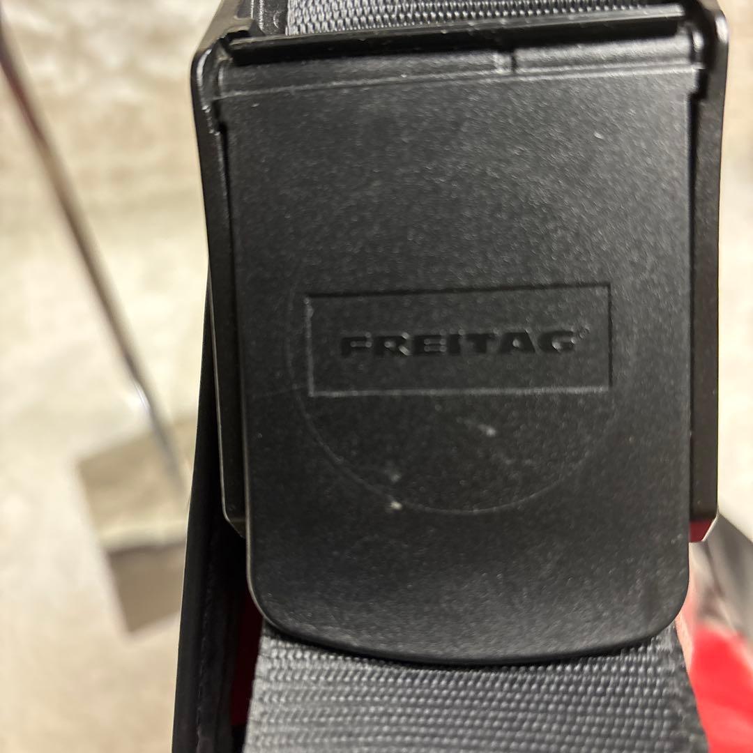 フライターグ　メッセンジャーバッグ　赤