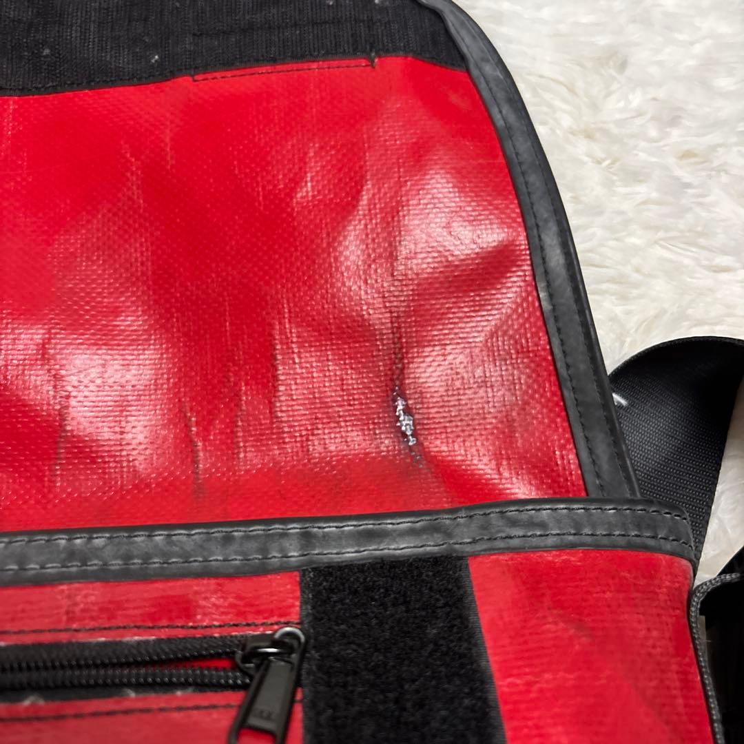 フライターグ　メッセンジャーバッグ　赤