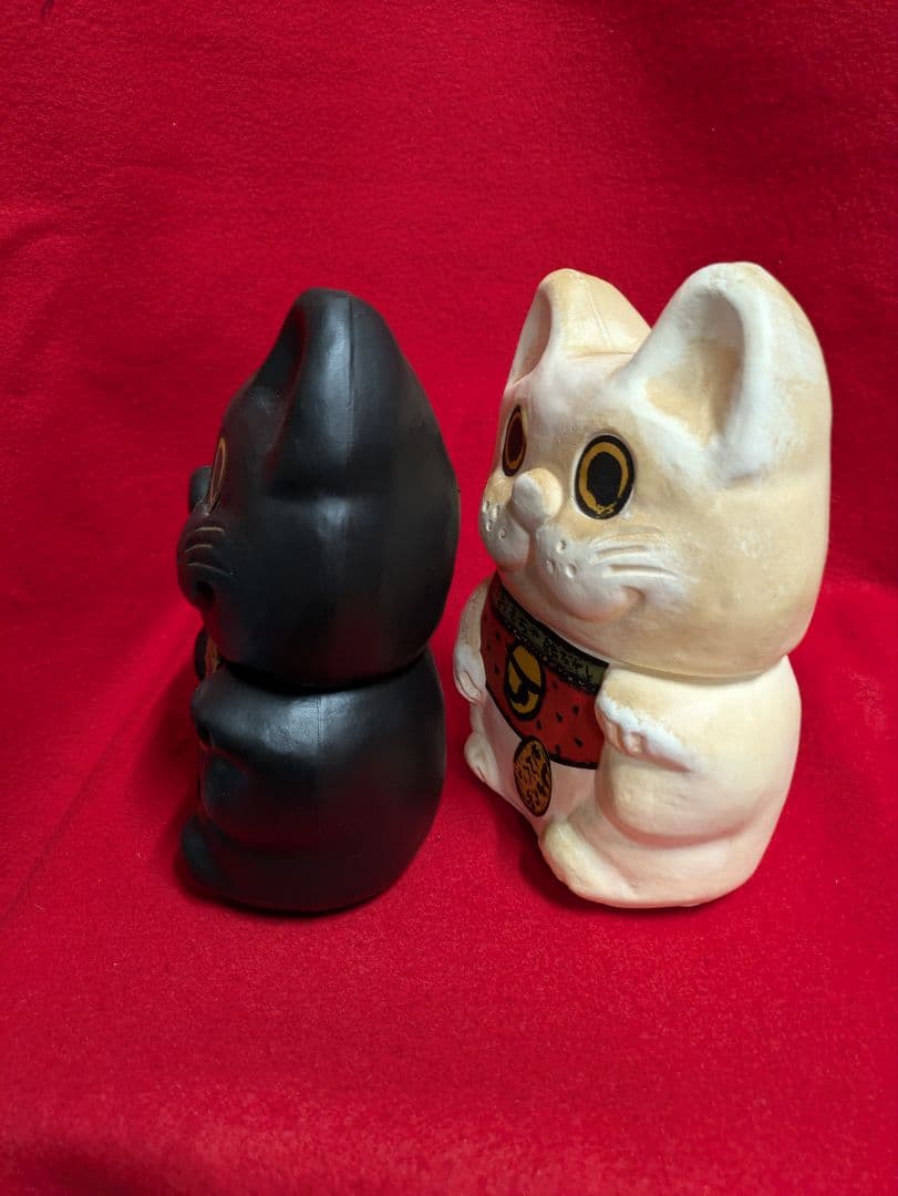 黒白招き猫　プラスチック　貯金箱