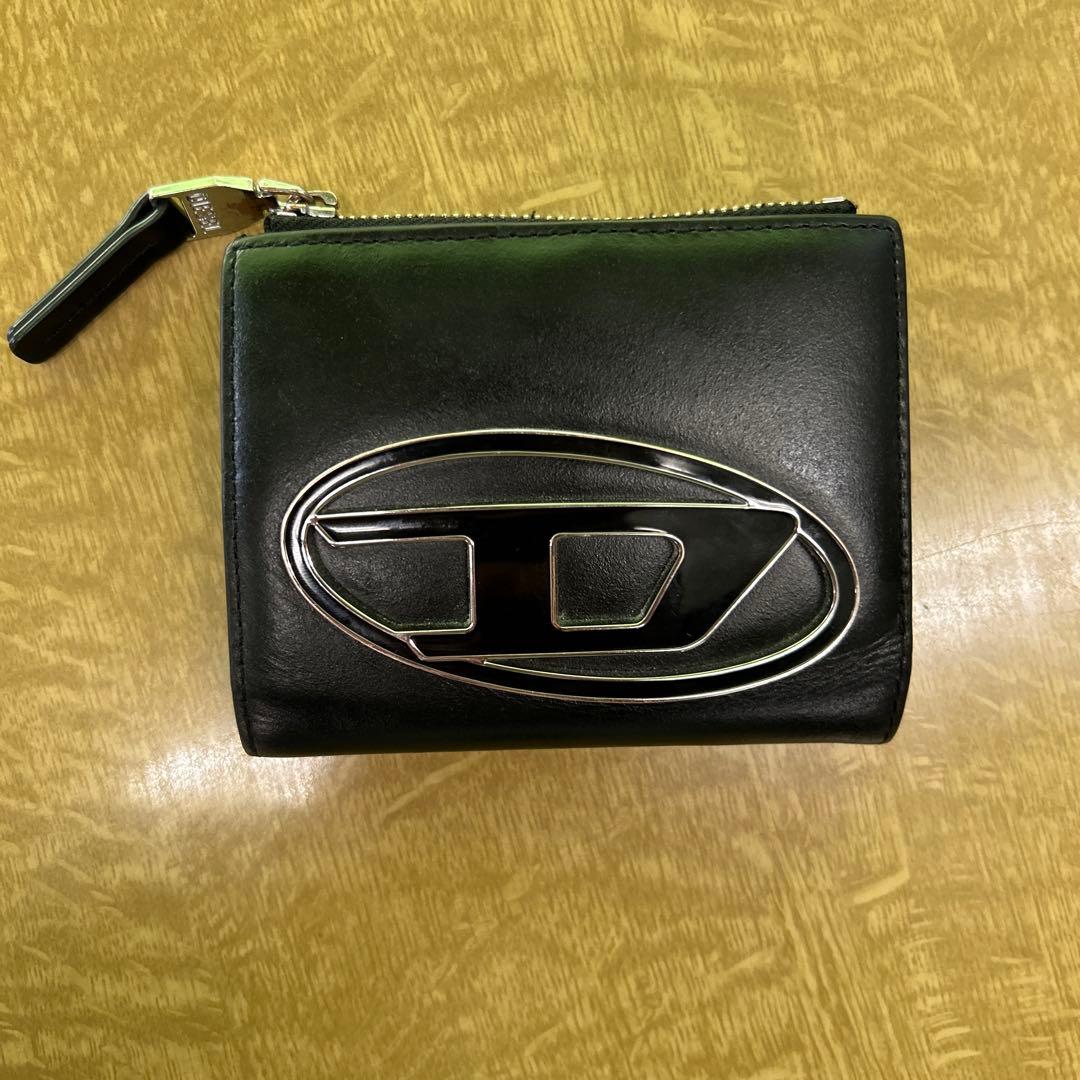 dieselブラック 二つ折り財布 ロゴ入り