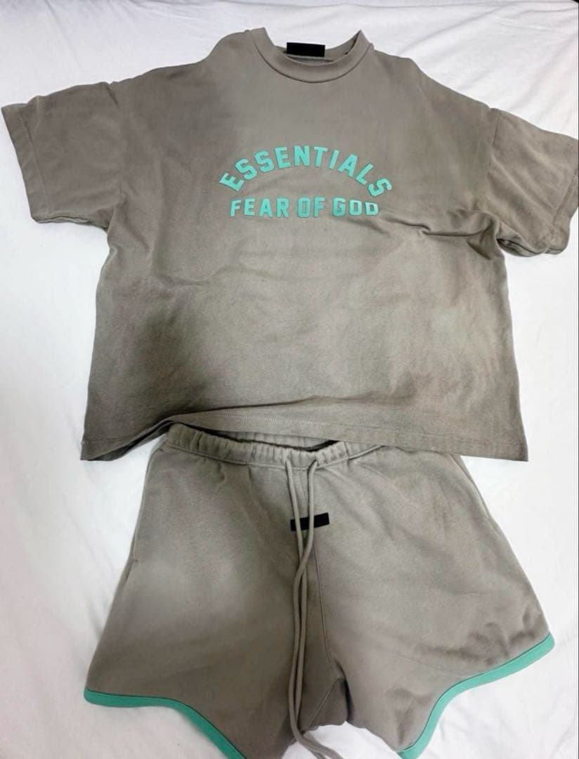 ESSENTIALS Tシャツ　FEAR OF GOD セットアップ