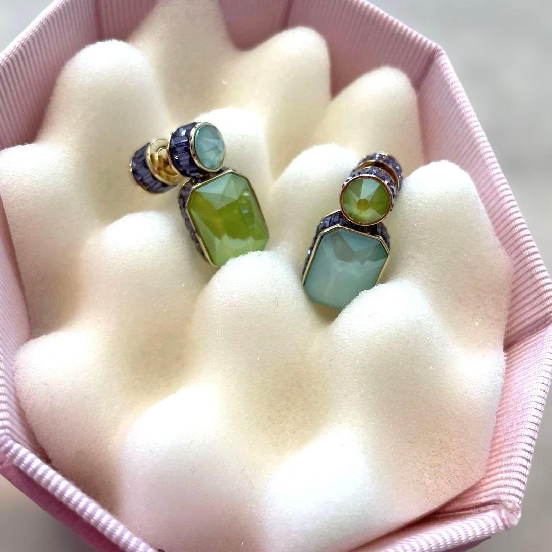 未使用　swarovski スワロフスキー オクタゴン　ピアス