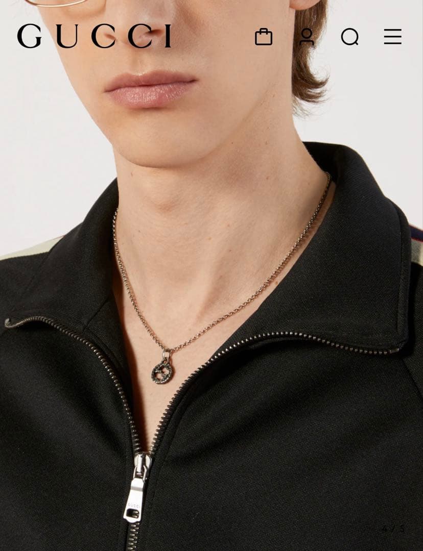 GUCCI ロゴ　ペンダントネックレス