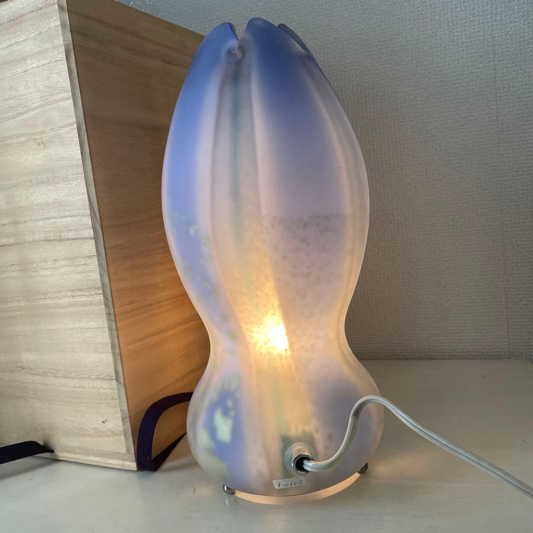 玻璃　テーブルランプ　ランプ白青　約30センチ　木箱付き　美品にみえる　送料込み