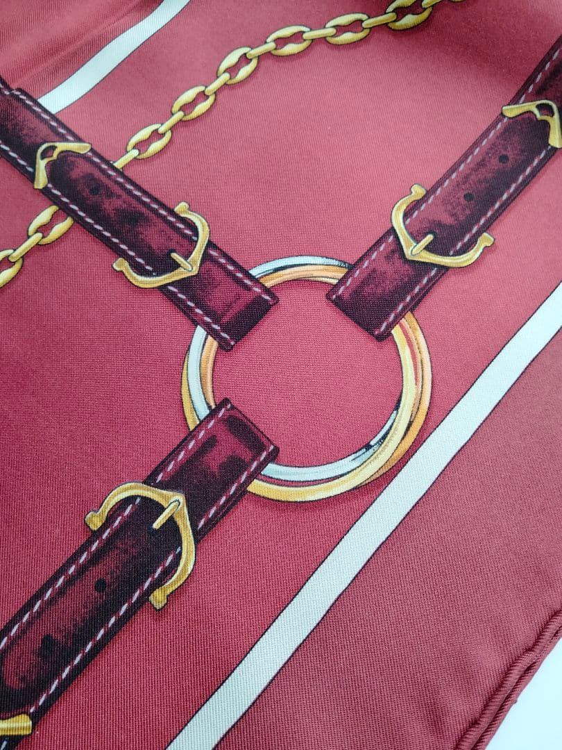 Cartierカルティエ大判シルクスカーフ　チェーン