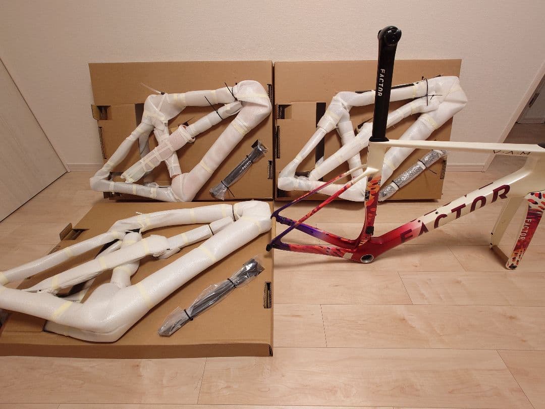 FACTOR OSTRO VAM 2.0 TEAM AMANI×RAPHA 新型