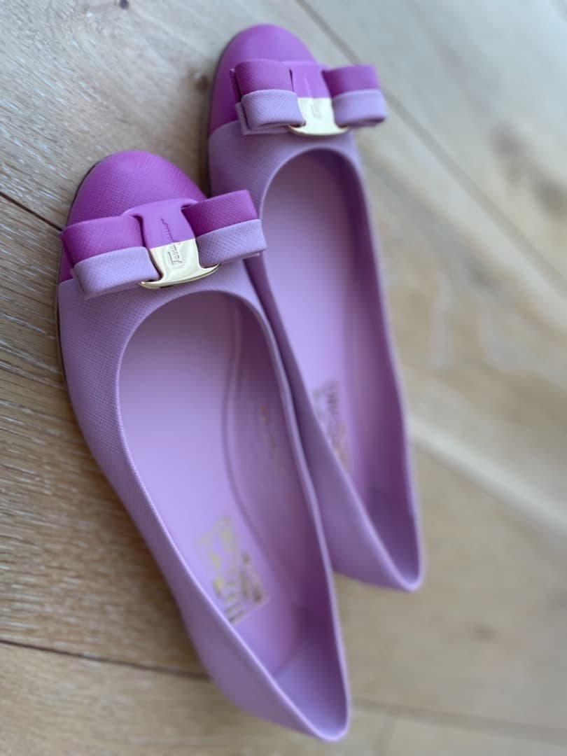 フェラガモ　パンプス　ピンク