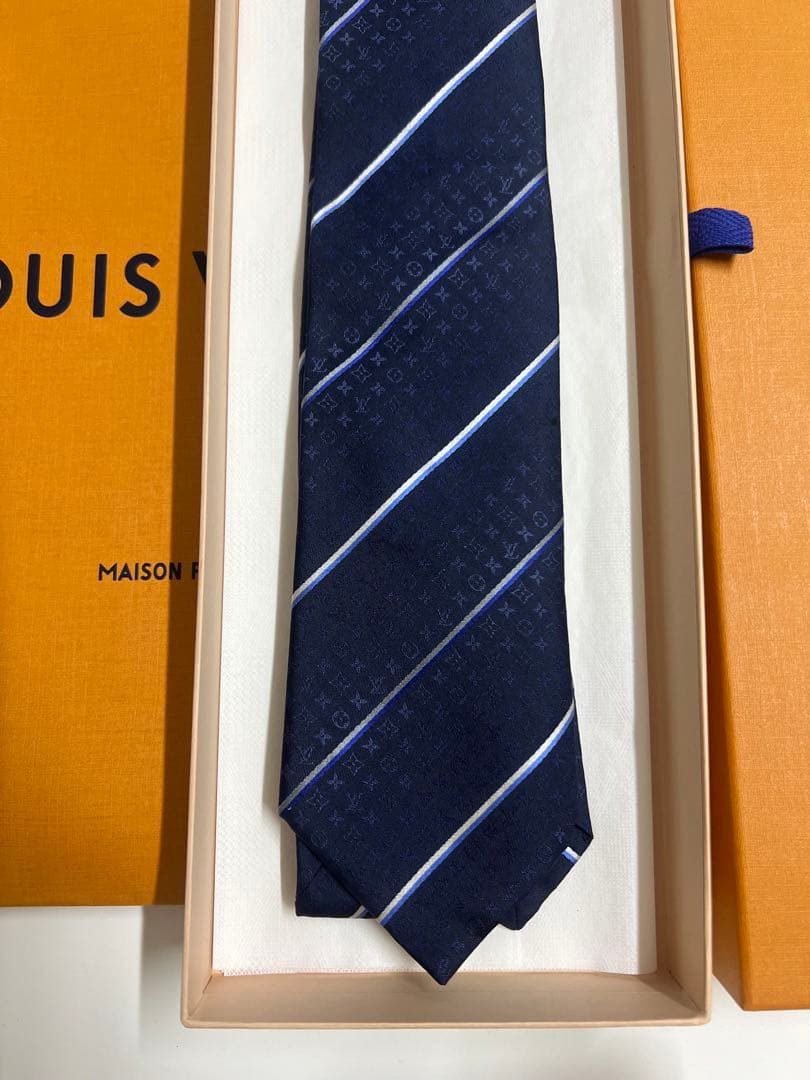 A*R様 LOUIS VUITTON ネイビー ストライプ ネクタイ