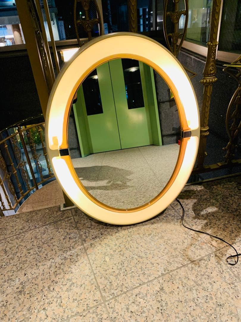 ベルギー製　1960年代　照明付き　オーバル型　アンティーク　ミラー　壁掛け式