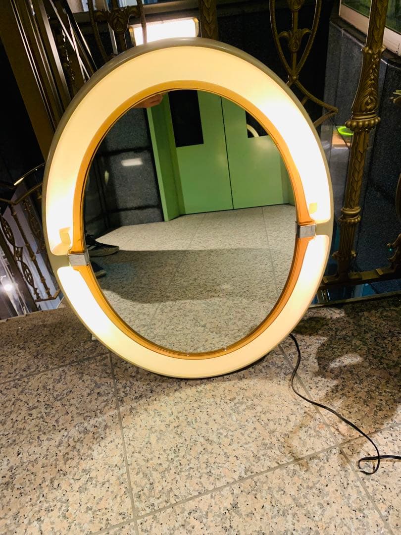 ベルギー製　1960年代　照明付き　オーバル型　アンティーク　ミラー　壁掛け式