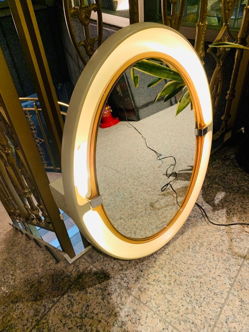 ベルギー製　1960年代　照明付き　オーバル型　アンティーク　ミラー　壁掛け式