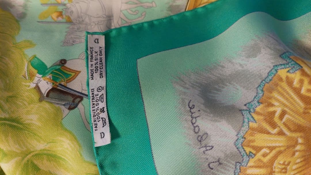 お値下げ依頼して下さった方専用！ エルメスシルクき緑色 プリントスカーフ
