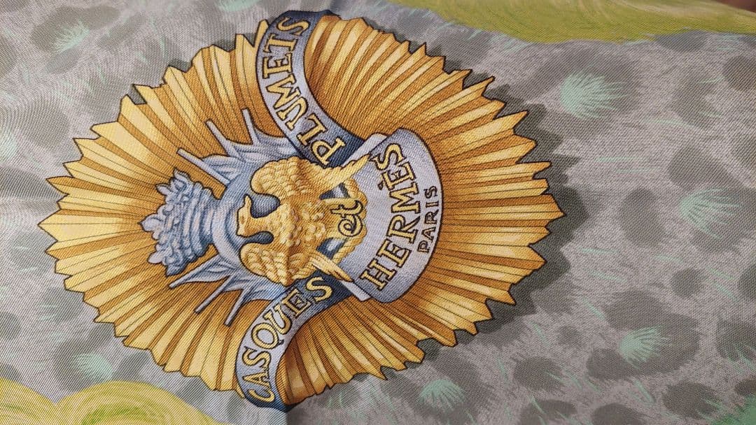 お値下げ依頼して下さった方専用！ エルメスシルクき緑色 プリントスカーフ