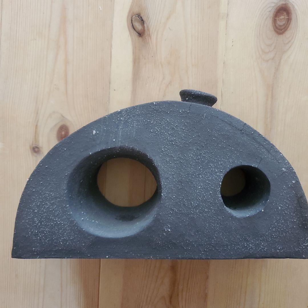 ダークグレーの抽象花器、一輪挿し　和風　床の間