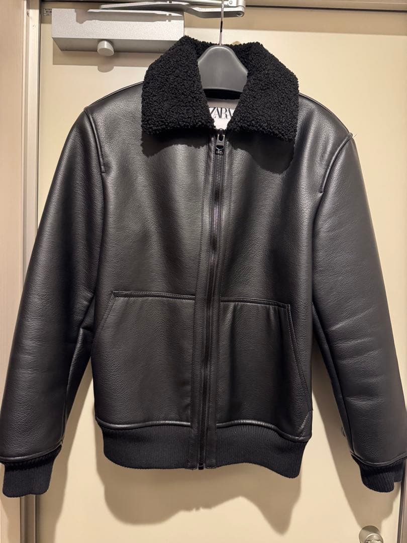 ZARA ブラックレザージャケット シェルパ襟付き