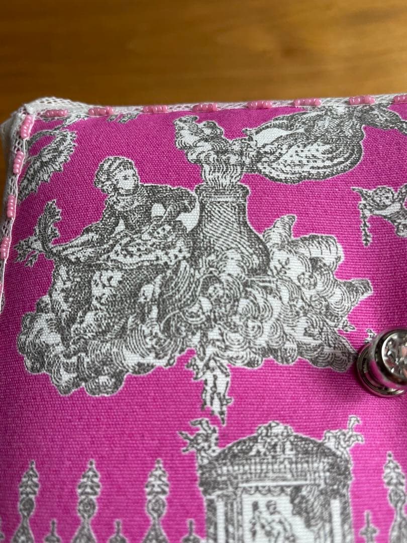 カルトナージュ裁縫箱(中)ピンクの素敵な生地　珍しい‼️