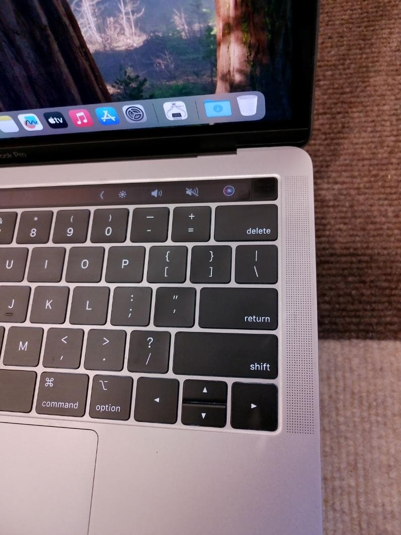 MacBook Pro 2018 A1989 i7 13㌅ バッテリー良好