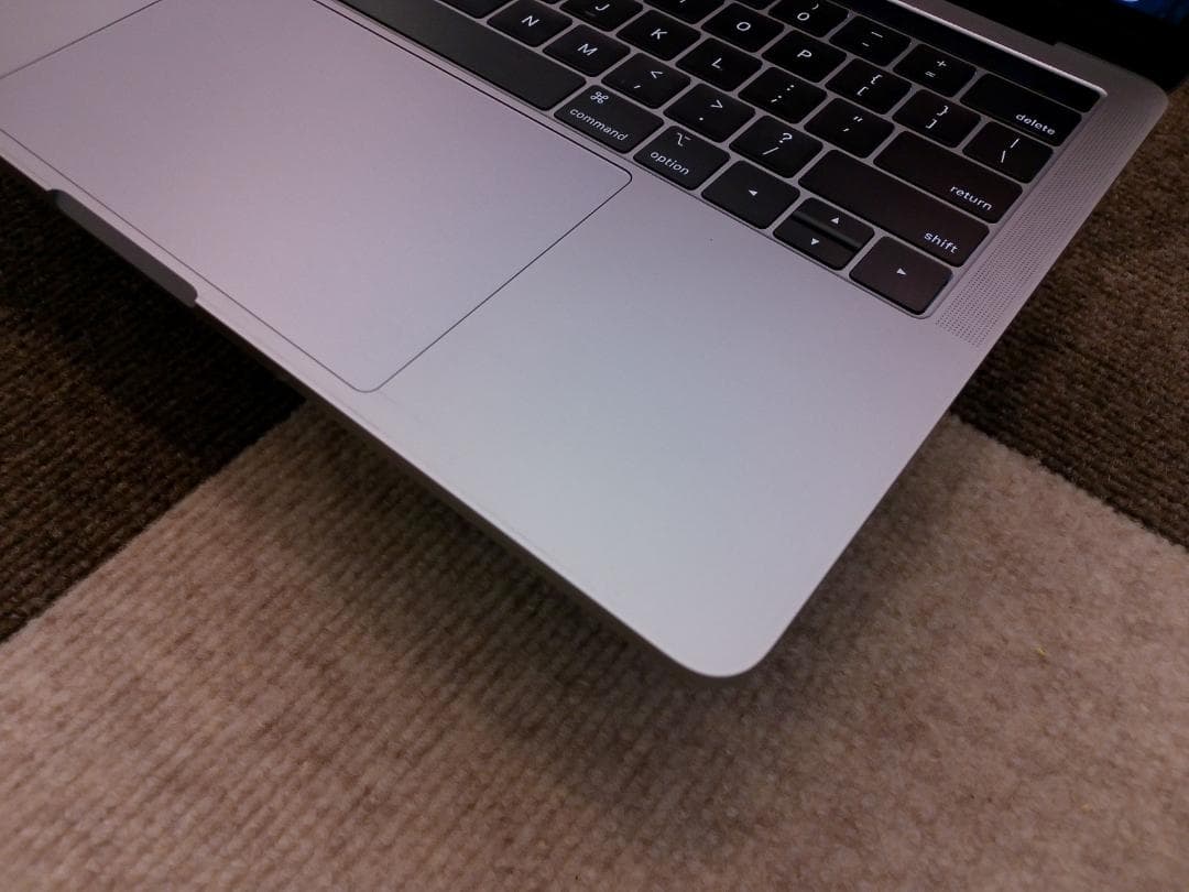 MacBook Pro 2018 A1989 i7 13㌅ バッテリー良好