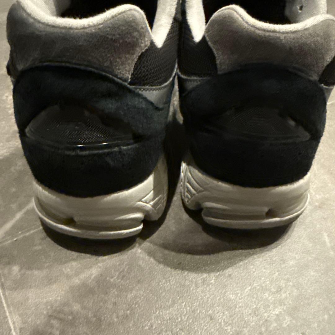 ぷーぷー New Balance M2002Rブラック/グレー スニーカー