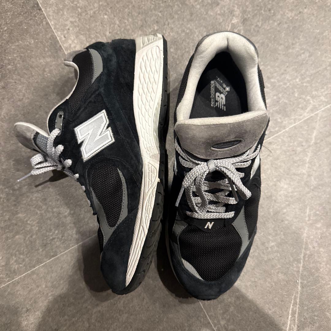 ぷーぷー New Balance M2002Rブラック/グレー スニーカー