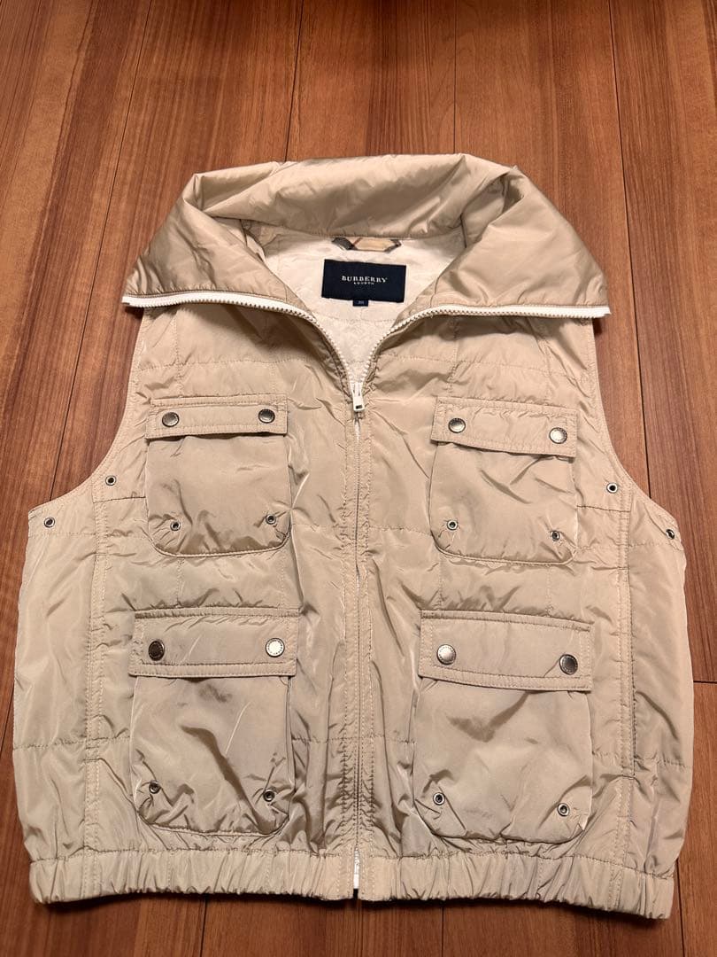 ⭐︎Mimi⭐︎BURBERRYベージュ ベスト⭐︎美品⭐︎