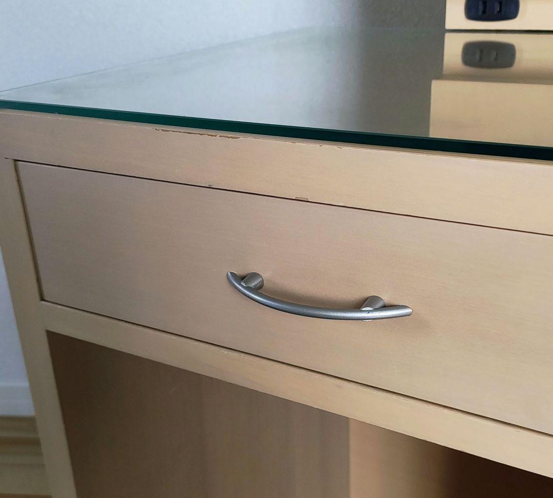 ドレッサー　椅子　天板クリアガラス付き　コンセント付き