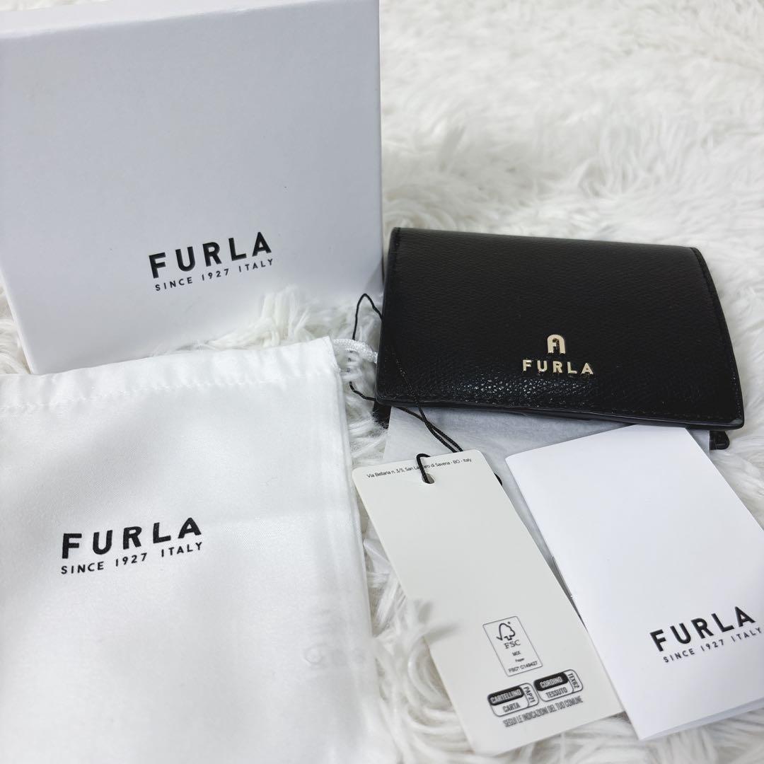 【未使用品級】　FURLA カメリア　コンパクトウォレット　折り財布　現行ロゴ