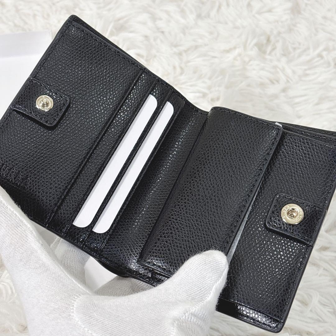 【未使用品級】　FURLA カメリア　コンパクトウォレット　折り財布　現行ロゴ