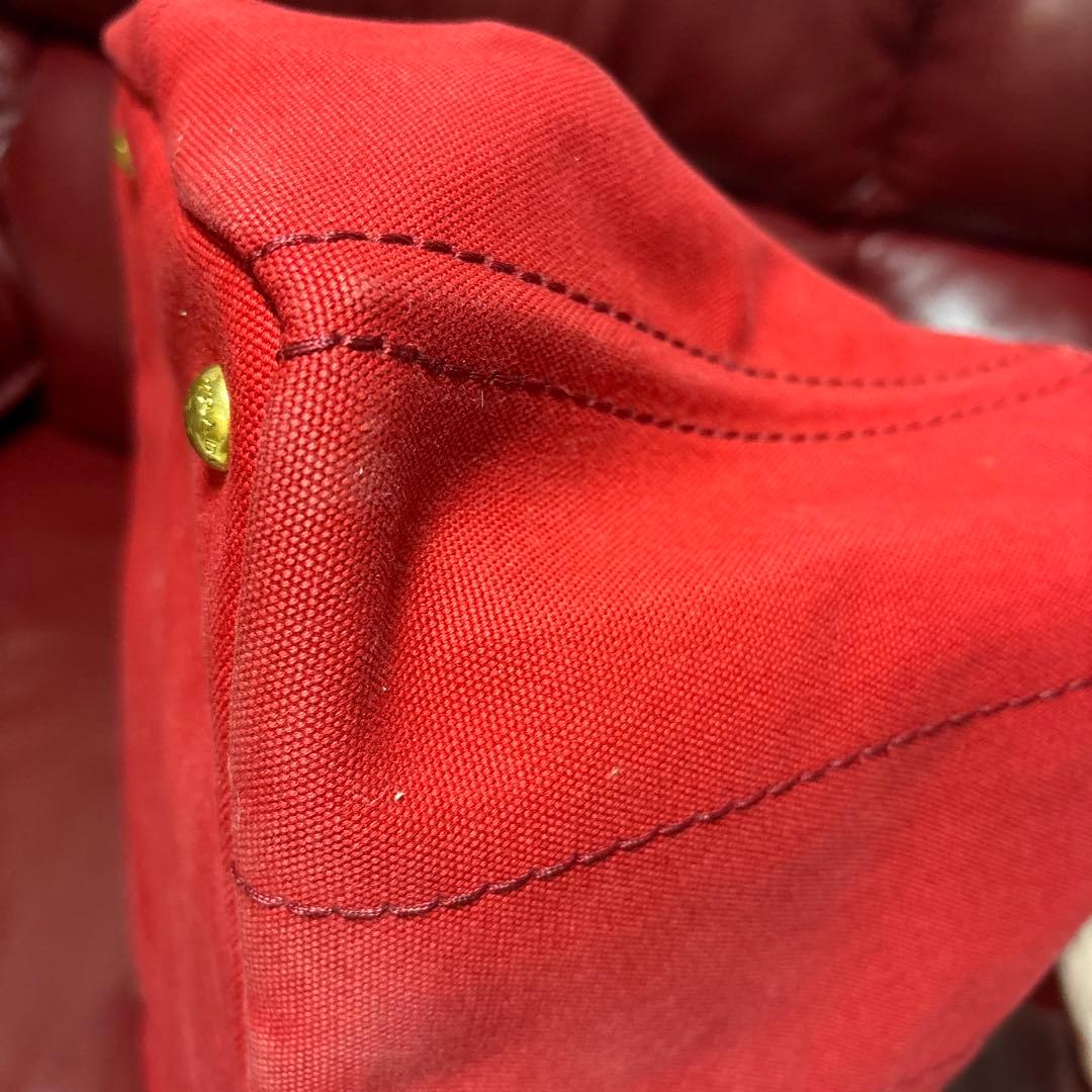 PRADA カナパ　レッド　本日消去