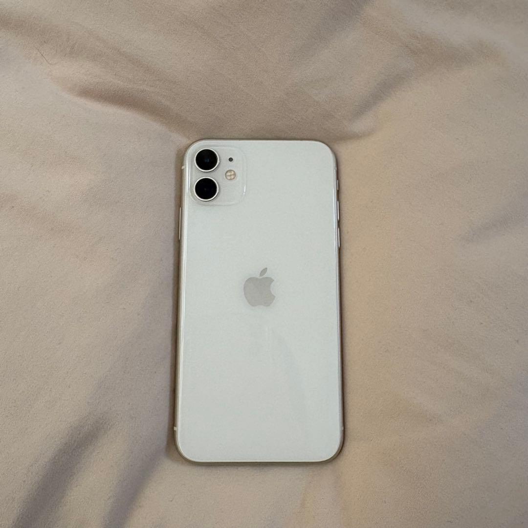 iPhone11 ホワイト