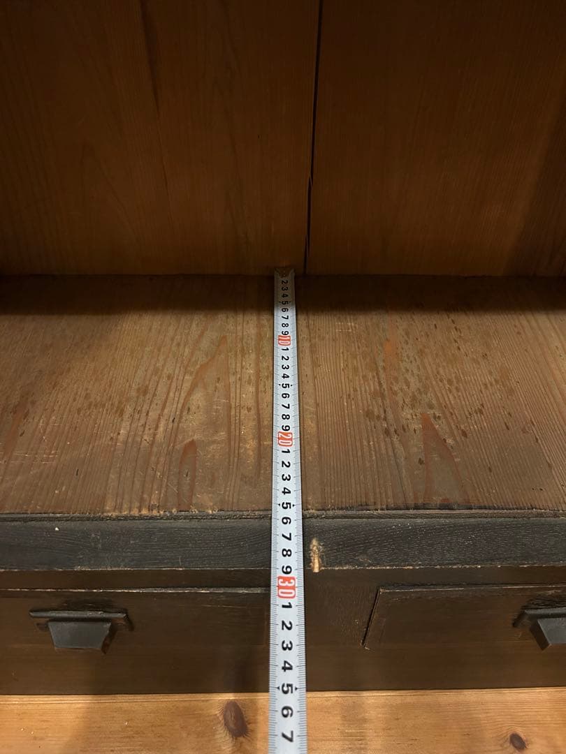 本棚　アンティーク　木製ガラス扉キャビネット 引き出し付き　収納棚　古道具