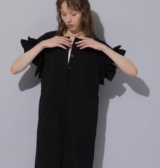 CADUNE 川上桃子コラボ　フリルオールインワン