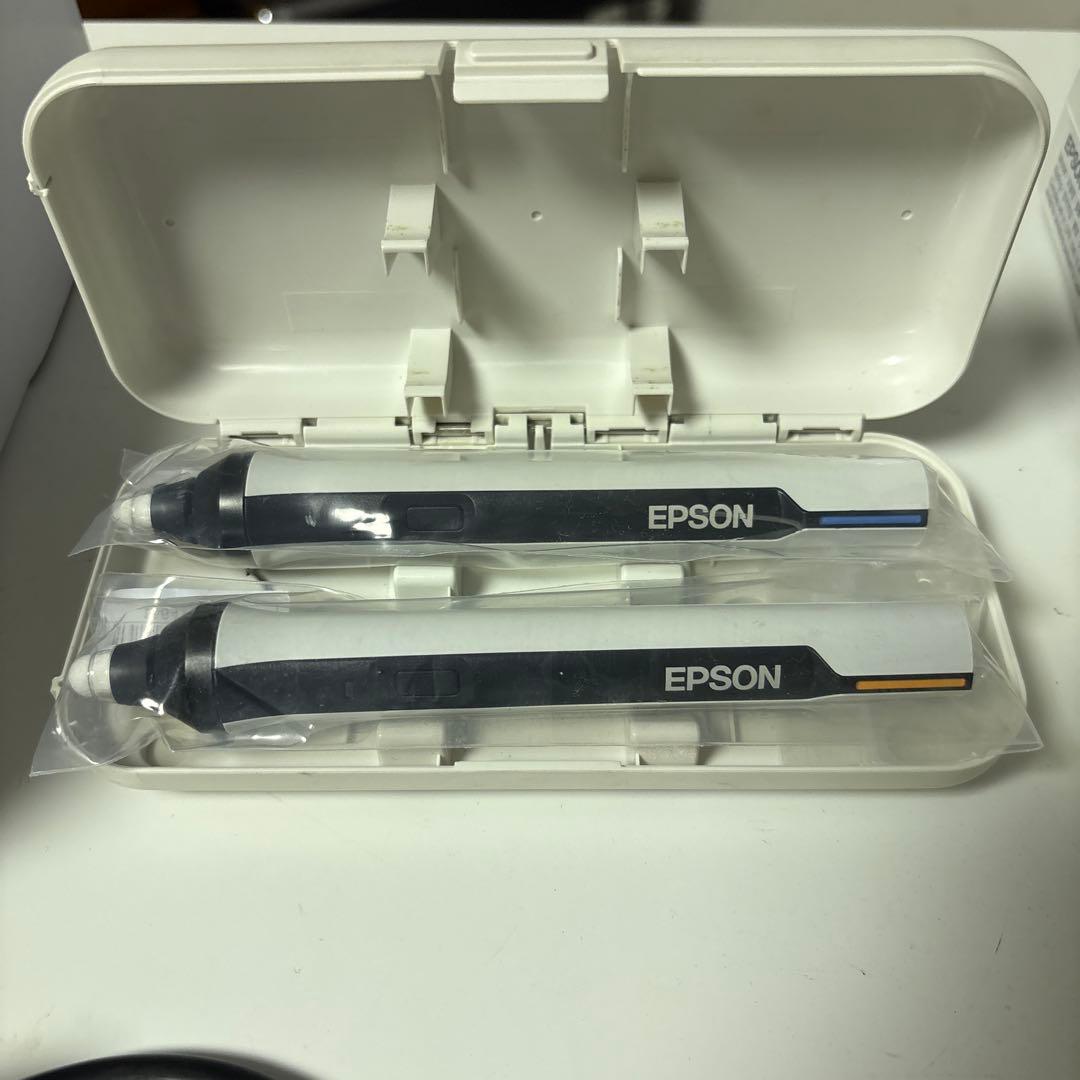 エプソン 超短焦点プロジェクター　EB-696UT 付属品豪華