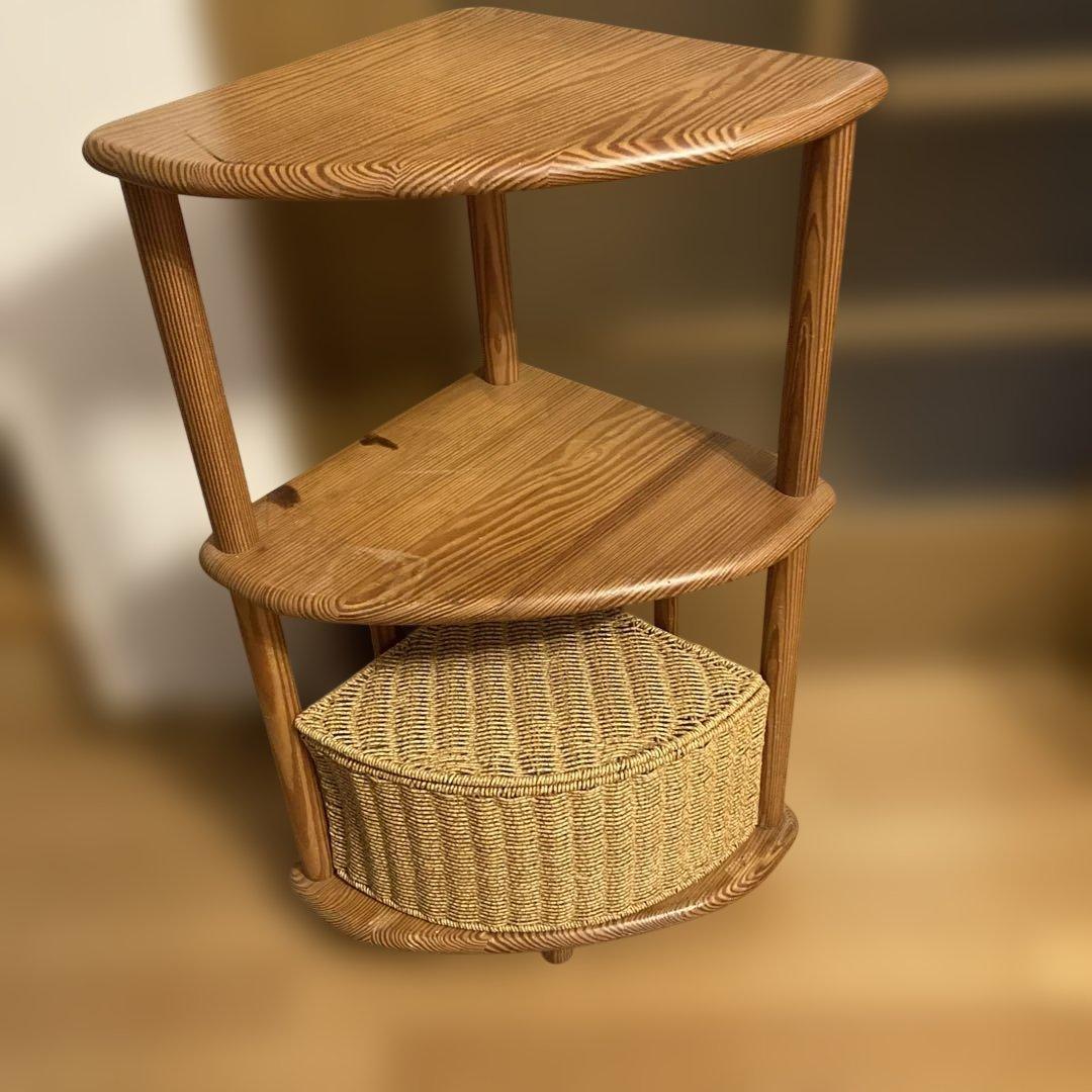 コーナー木製三角シェルフ 収納バスケット付き