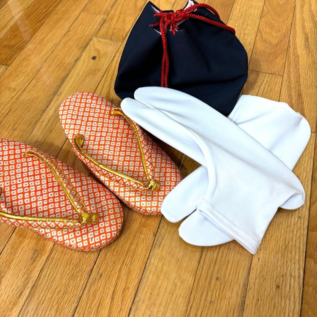 七五三七歳‼豪華絢爛人気黒地蝶々花ラメ金彩金箔煌びやか際立つ❤️完全フルセット