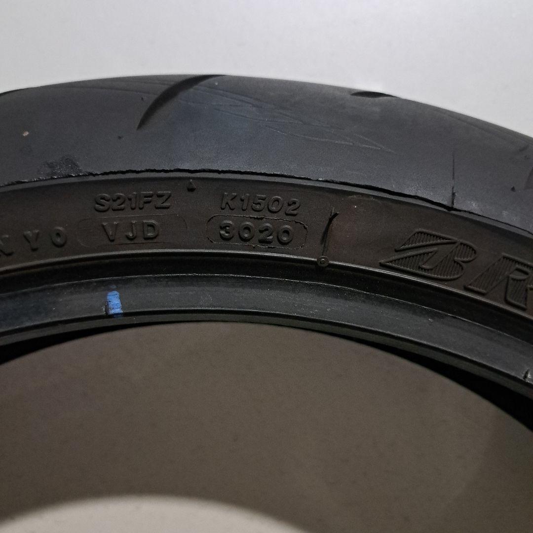 ほぼ新品 BRIDGESTONE S21F 120/70-17