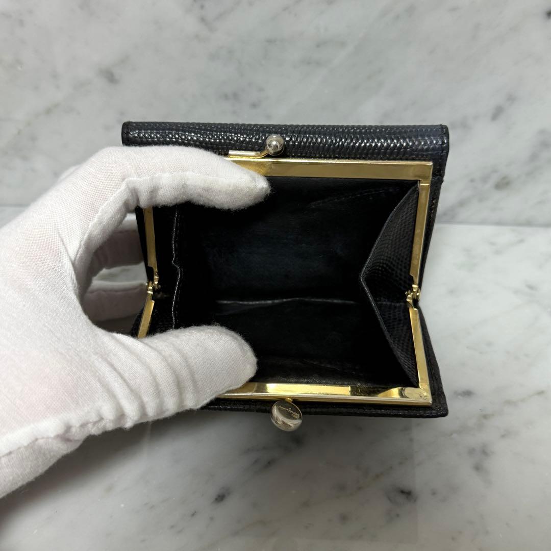 サルヴァトーレフェラガモ 三つ折り財布 ブラック 黒 ゴールド がま口財布