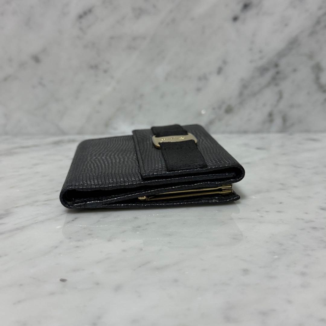 サルヴァトーレフェラガモ 三つ折り財布 ブラック 黒 ゴールド がま口財布