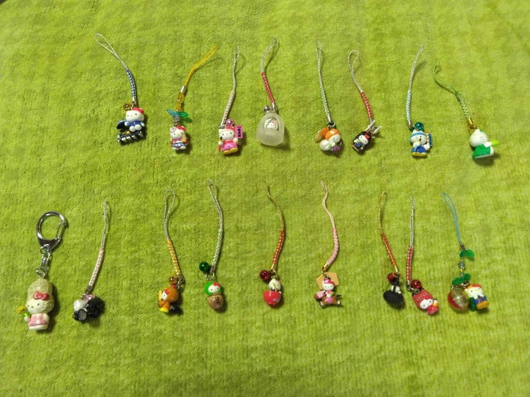 d*9様 ご当地ハローキティ ストラップ 16個セットとキーホルダー　ストラップ