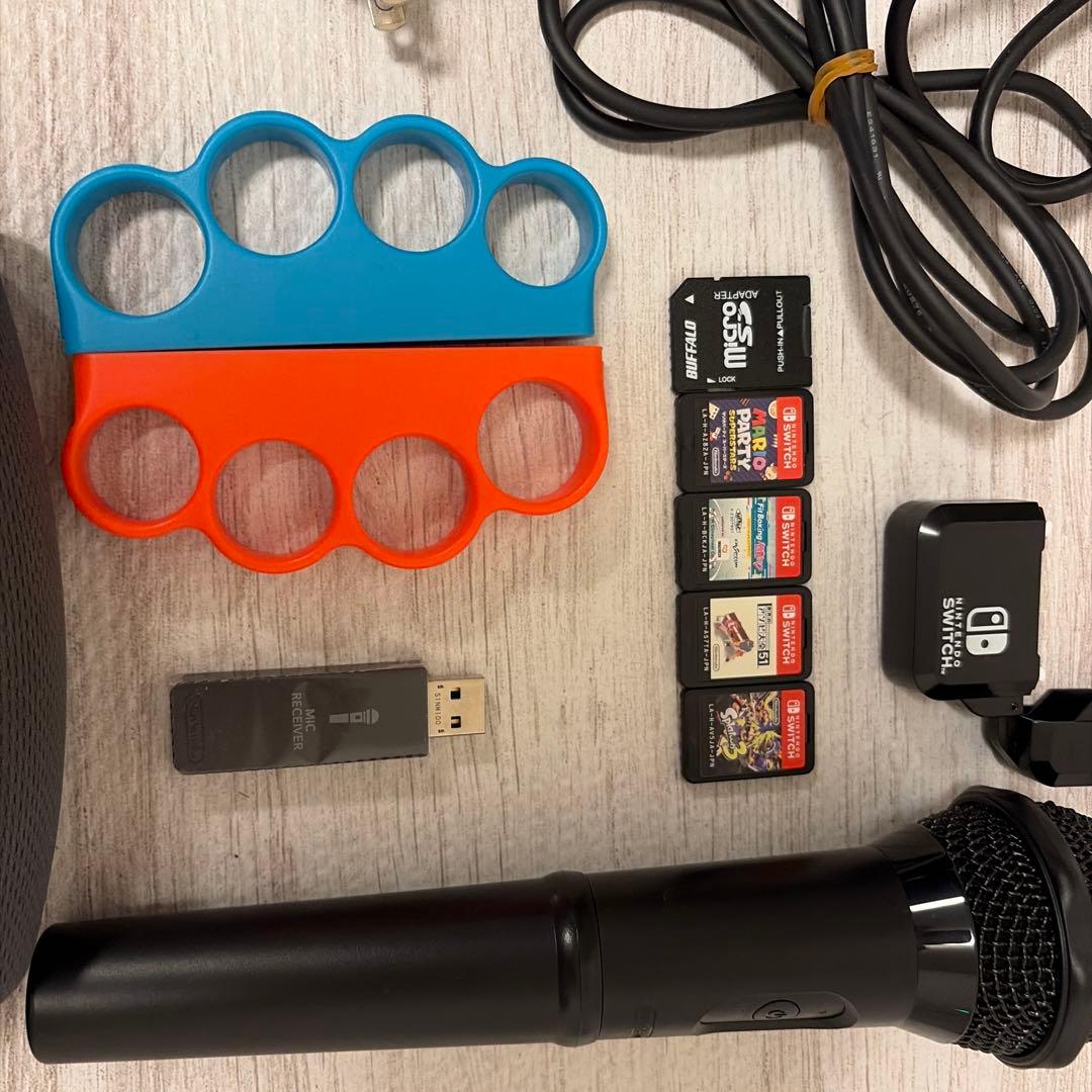 d*2様 Nintendo Switch 本体+周辺機器+カセット４種類