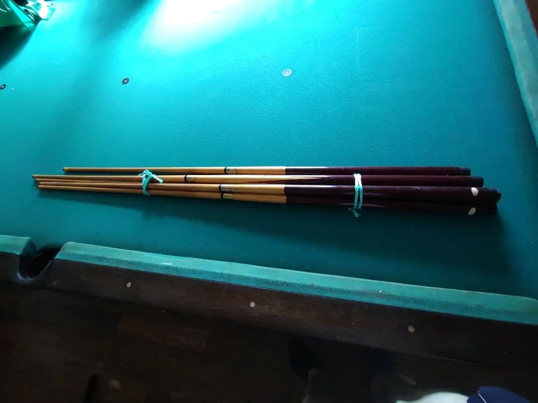 直接引取り限定ビリヤードキュー5本セットと台、玉　9フィート　Murray