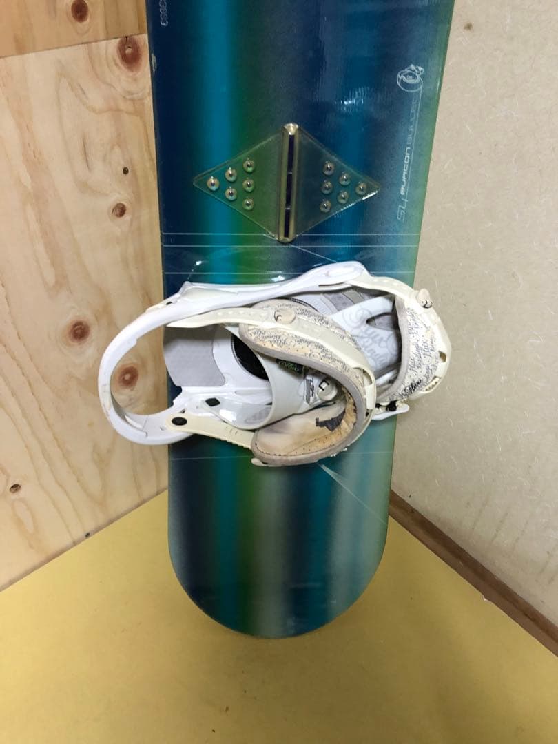 限界値引き　BurtonスノーボードFLUXビンディングセットSUPERFLY