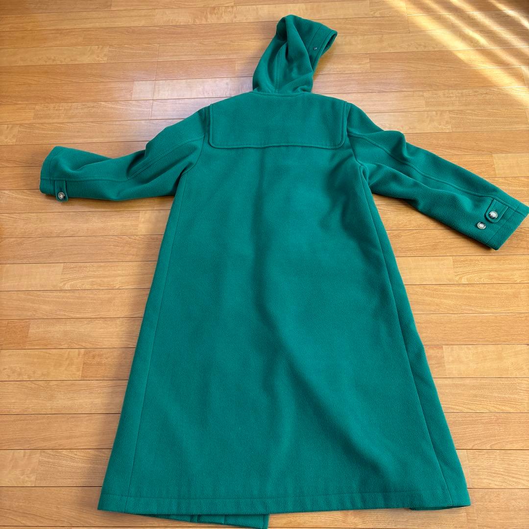 フード付き緑色ダッフルコート